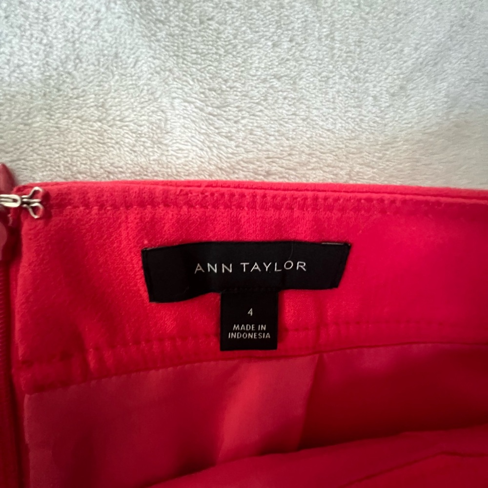 Ann Taylor Vibrant Red Pencil Skirt - Picture 3 of 13